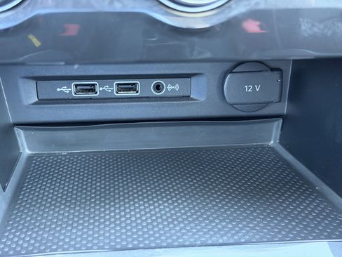 Used 2019 Volkswagen Tiguan SEL Premium w/ 3rd Row Seat Package image 24