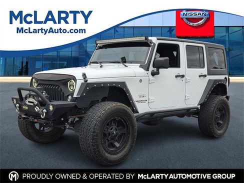 Used 2017 Jeep Wrangler Unlimited Sahara image 1