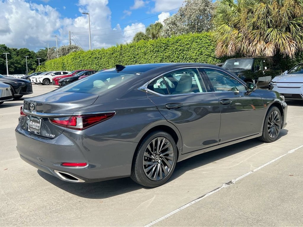 Certified 2024 Lexus ES 350 w/ Technology Package FWD image 7