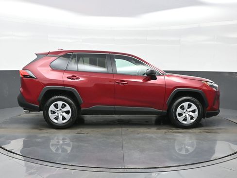 Used 2024 Toyota RAV4 LE image 7