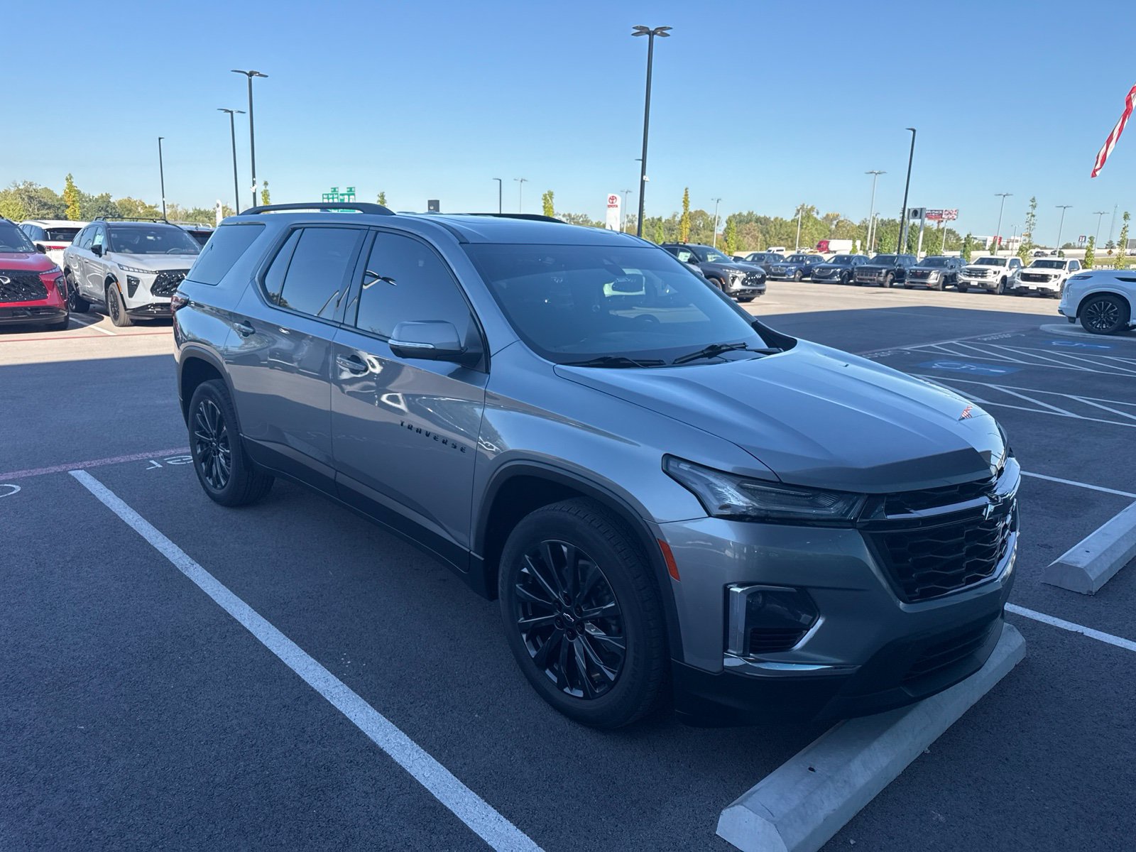Used 2023 Chevrolet Traverse RS w/ LPO, Floor Liner Package AWD/4WD image 4