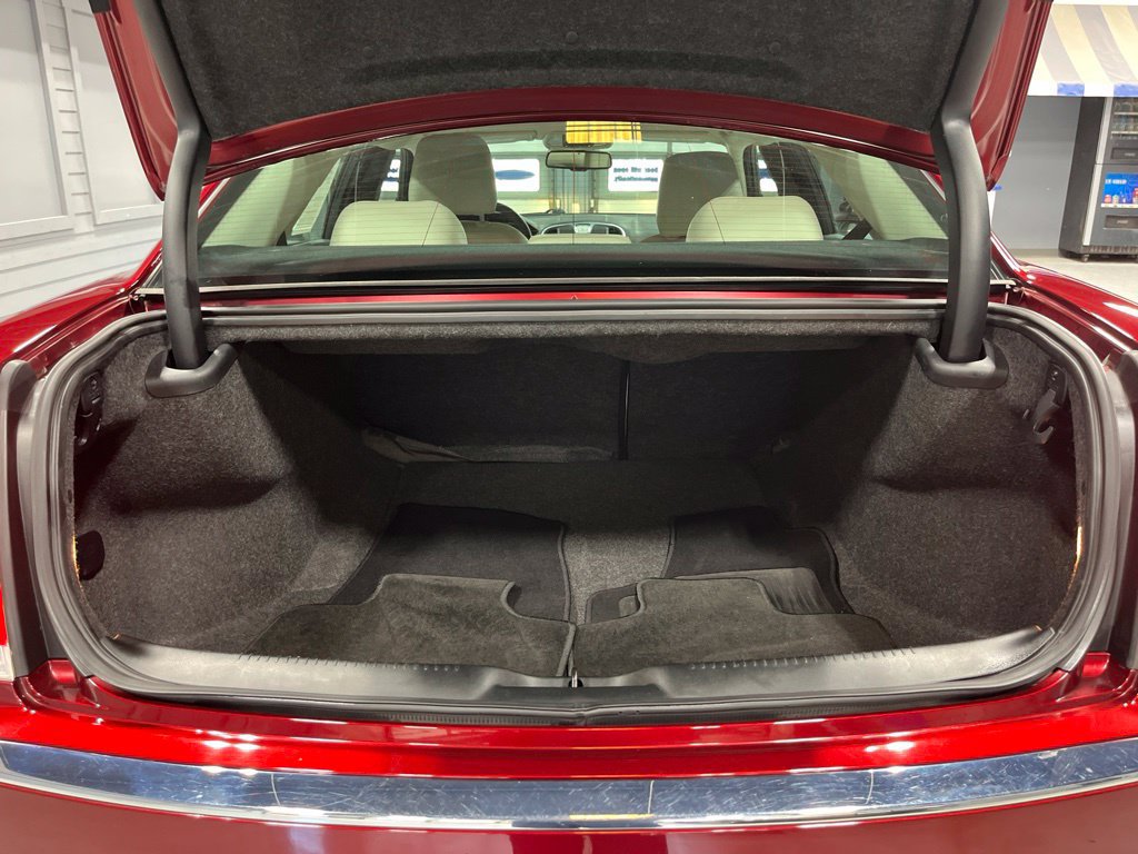 Used 2018 Chrysler 300 Touring L RWD image 36