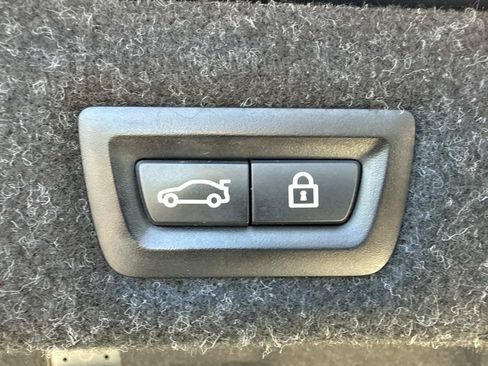 Used 2019 BMW 540i xDrive AWD/4WD image 11