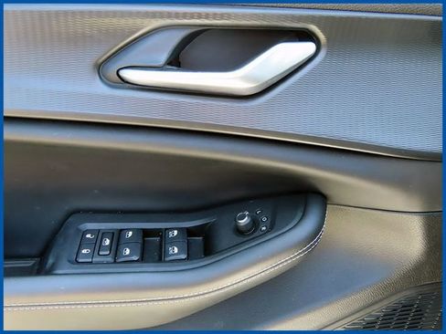 Used 2023 Jeep Grand Cherokee L Laredo AWD/4WD image 13