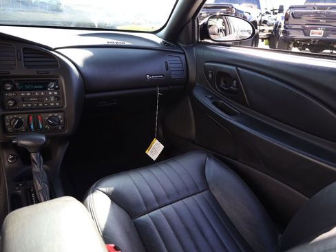 Used 2000 Chevrolet Monte Carlo SS w/ Preferred Equipment Group FWD image 19