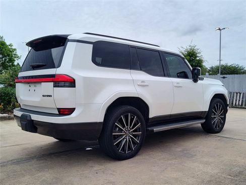 Used 2024 Lexus GX 550 w/ Accessory Package (Z1) AWD/4WD image 9