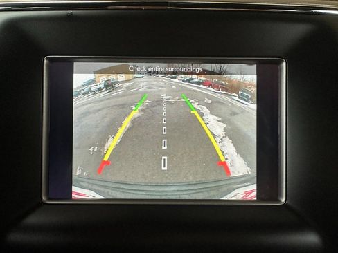 Used 2018 Jeep Grand Cherokee Laredo image 5