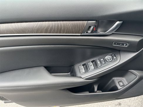 Used 2022 Honda Accord EX-L image 15