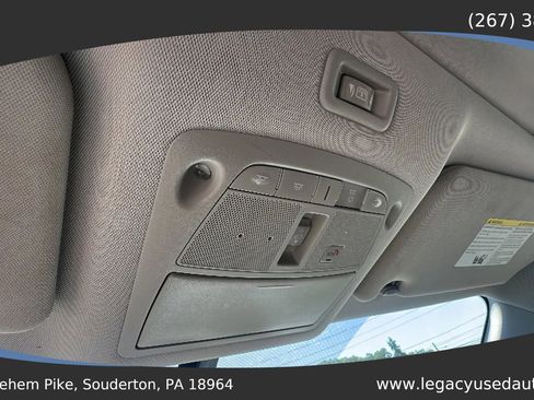 Used 2020 Nissan Pathfinder Platinum FWD image 32