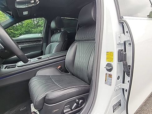 Used 2024 Genesis G90 3.5T AWD/4WD image 7