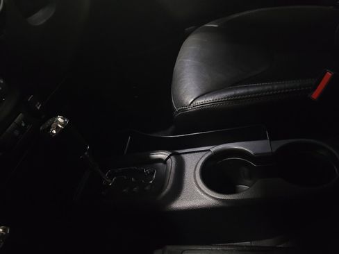 Used 2017 Jeep Wrangler Unlimited Sahara image 26