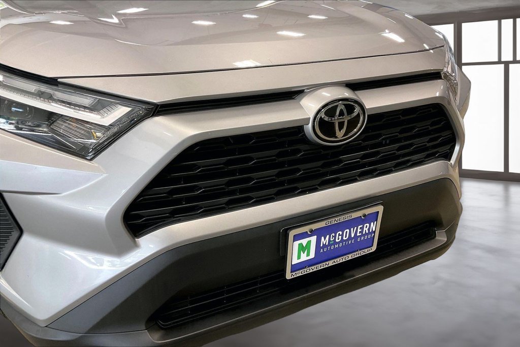 Used 2022 Toyota RAV4 XLE AWD/4WD image 33