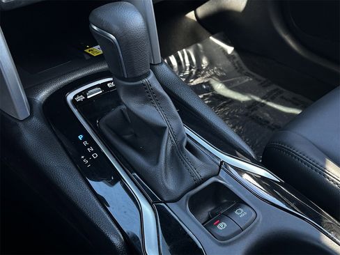 Used 2023 Toyota Corolla Cross AWD Hybrid image 17