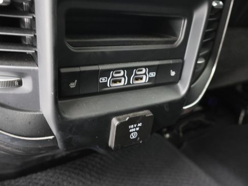 Used 2024 RAM 2500 Laramie AWD/4WD image 36