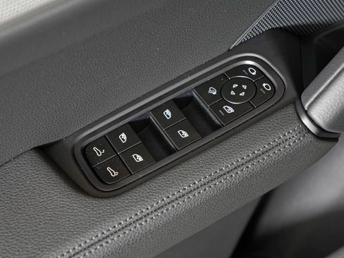 New 2026 Porsche Cayenne Coupe AWD/4WD image 15