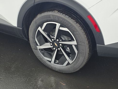 New 2026 Chevrolet Equinox EV LT image 11