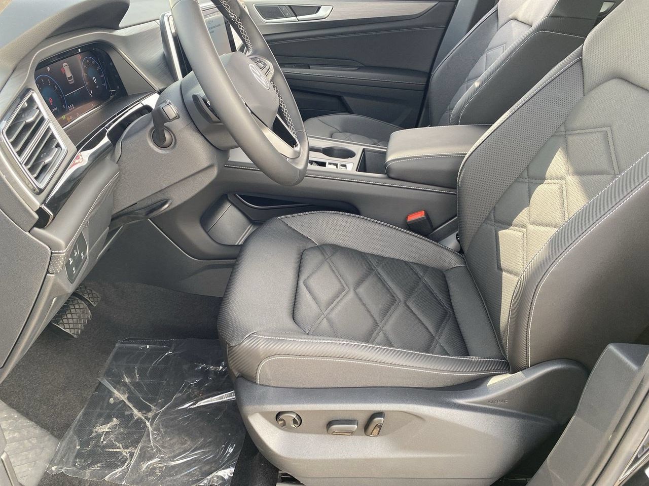 New 2026 Volkswagen Atlas Cross Sport SE FWD image 15