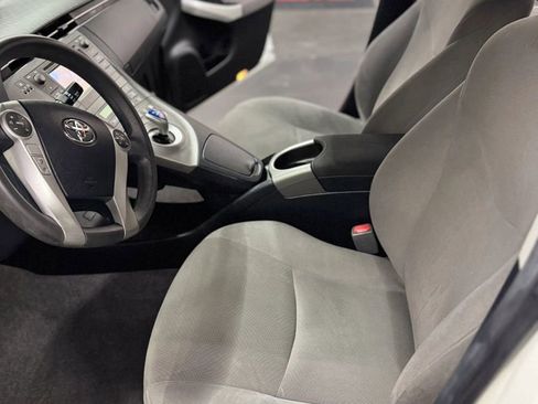 Used 2015 Toyota Prius Two image 15