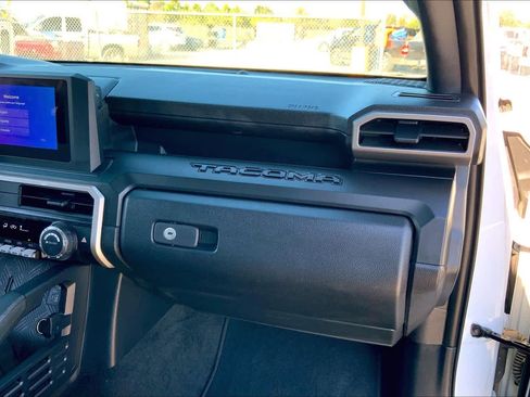 Used 2024 Toyota Tacoma SR image 17