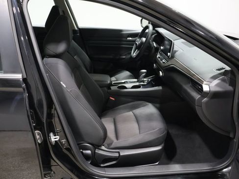 Used 2024 Nissan Altima 2.5 SV image 23