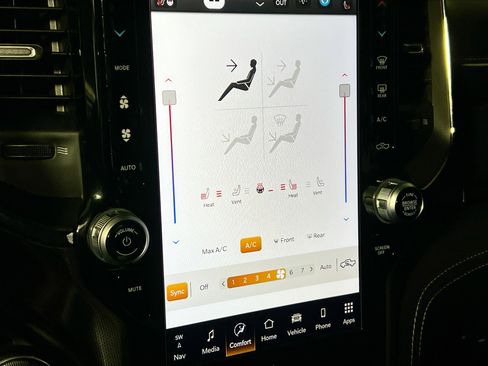 Used 2024 RAM 1500 Limited w/ Body Color Bumper Group image 27