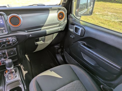 Used 2022 Jeep Gladiator Mojave w/ Trailer Tow Package image 15