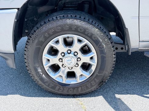 Used 2024 RAM 2500 Laramie AWD/4WD image 38