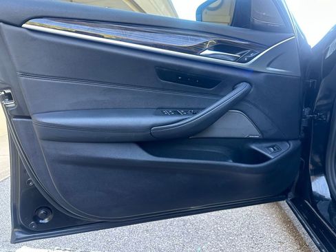 Used 2019 BMW 530i xDrive w/ Dynamic Handling Package image 12