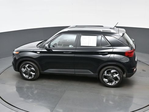 Certified 2025 Hyundai Venue SEL image 34