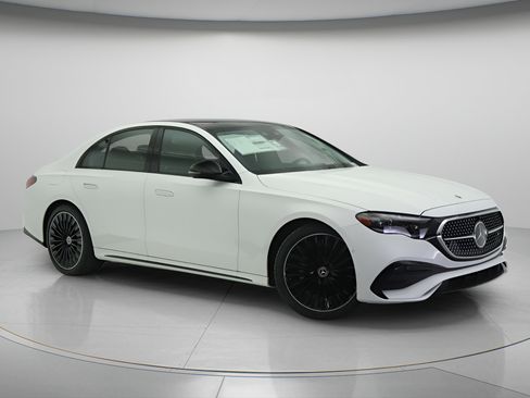 New 2026 Mercedes-Benz E 450 4MATIC Sedan image 1