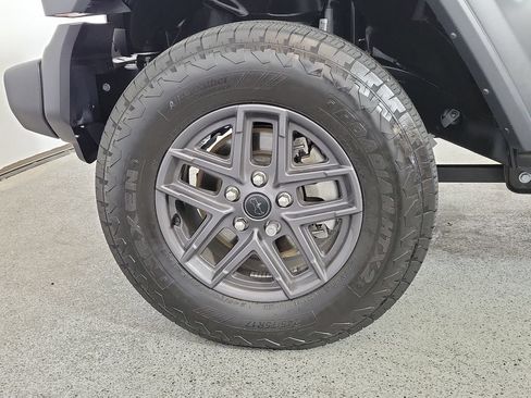 Used 2023 RAM 1500 Big Horn RWD image 9