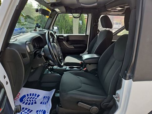 Used 2018 Jeep Wrangler Sport image 11