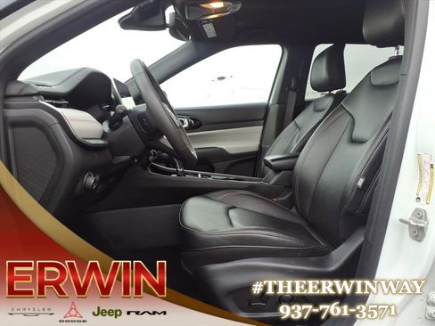 Certified 2024 Jeep Compass Limited image 13