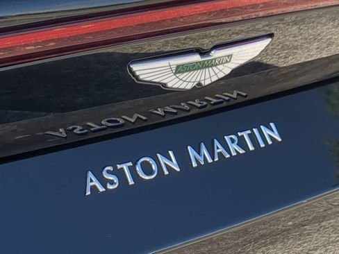 Used 2020 Aston Martin V8 Vantage Coupe image 12