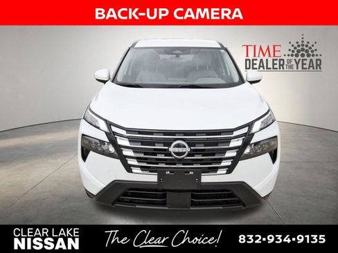 Used 2024 Nissan Rogue SV FWD image 2