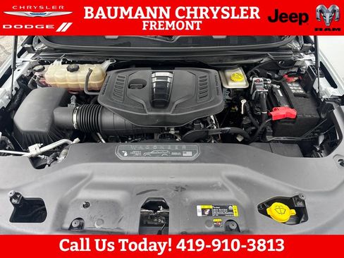 Used 2024 Jeep Wagoneer Series III w/ Premium Group I AWD/4WD image 22