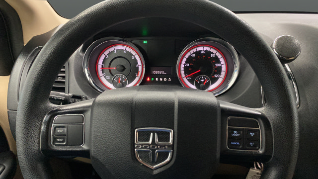 Used 2016 Dodge Grand Caravan SXT FWD image 14