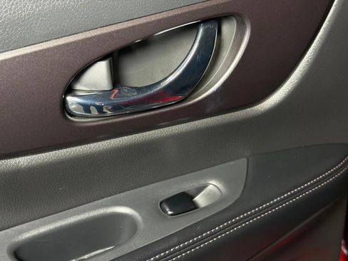 Used 2016 Nissan Rogue S FWD image 17