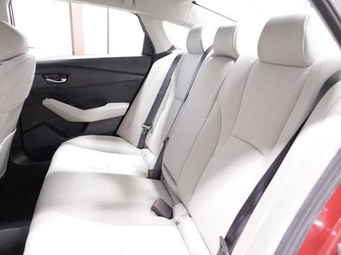 Certified 2025 Honda Accord LX image 17