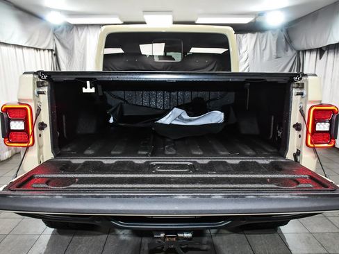 Used 2020 Jeep Gladiator Rubicon w/ Dual Top Group AWD/4WD image 55