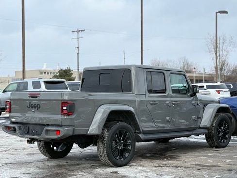 Used 2023 Jeep Gladiator Overland image 40