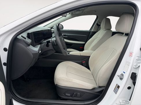 Used 2025 Hyundai Sonata SEL FWD image 6