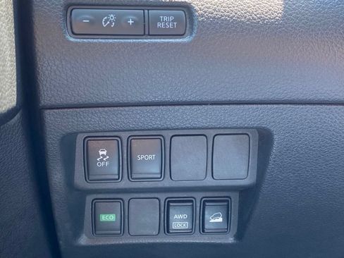 Used 2016 Nissan Rogue S AWD/4WD image 24