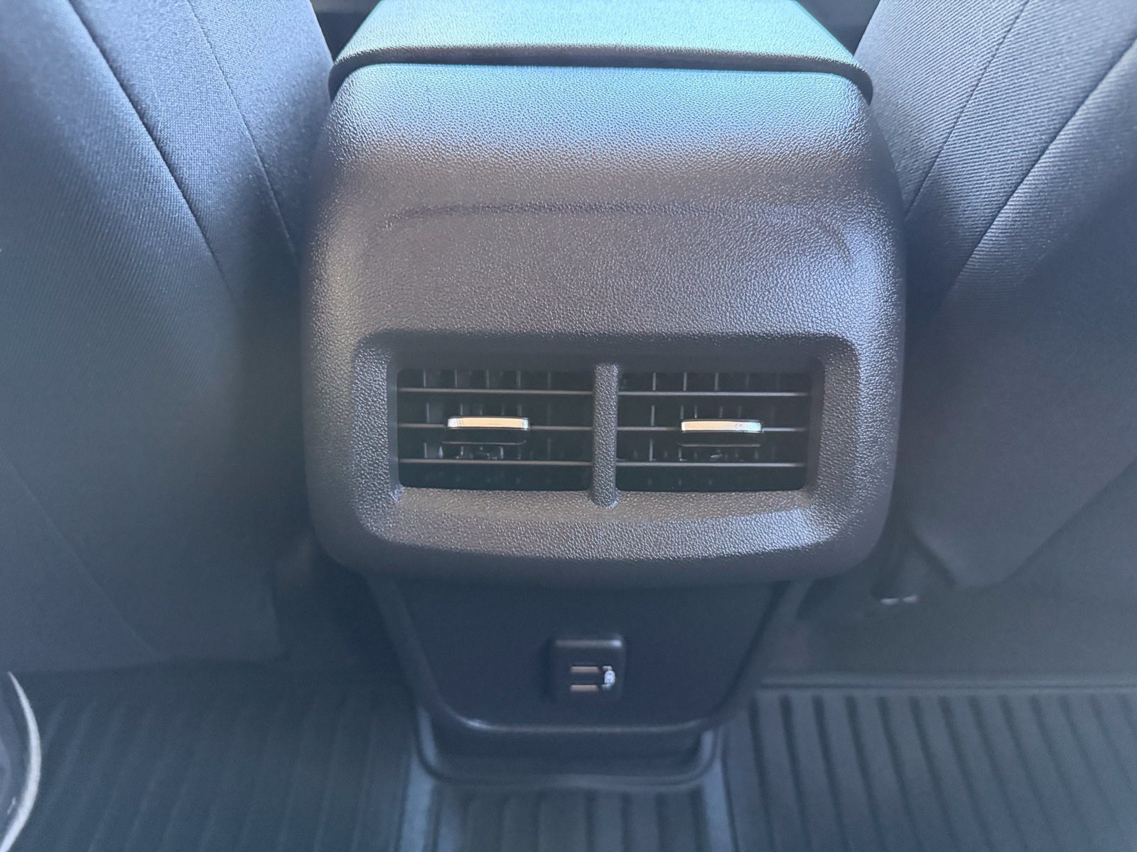 Used 2024 Chevrolet Equinox LT w/ LPO, Floor Liner Package FWD image 27