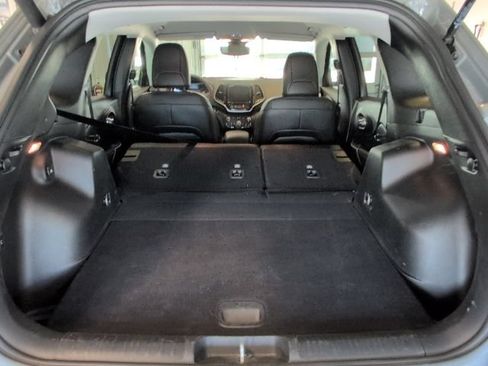 Used 2022 Jeep Cherokee Limited AWD/4WD image 32