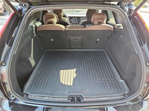 Used 2023 Volvo XC60 B5 Plus w/ Climate Package AWD/4WD image 26