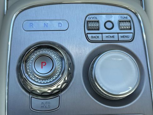 Used 2025 Genesis G90 3.5T image 32