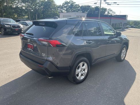 Used 2021 Toyota RAV4 XLE w/ Convenience Package AWD/4WD image 5
