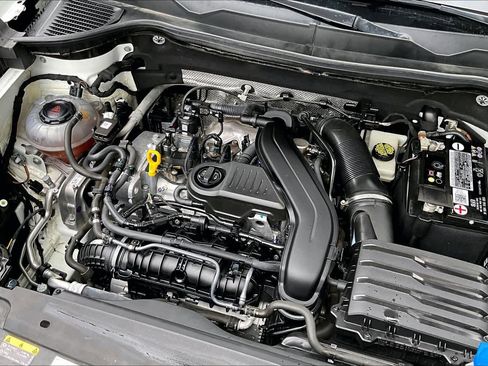 Certified 2022 Volkswagen Taos SE image 31