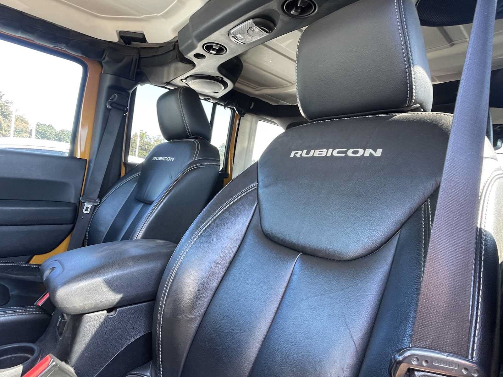 Used 2014 Jeep Wrangler Unlimited Rubicon w/ Connectivity Group AWD/4WD image 9